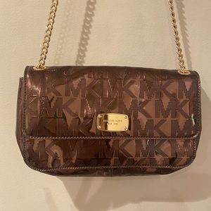 Signature chain classic